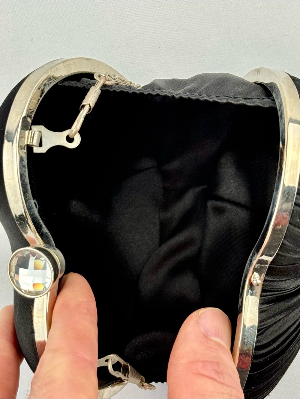 Black Heart Rhinestone Evening Clutch Crossbody Party Purse - Picture 6 of 6